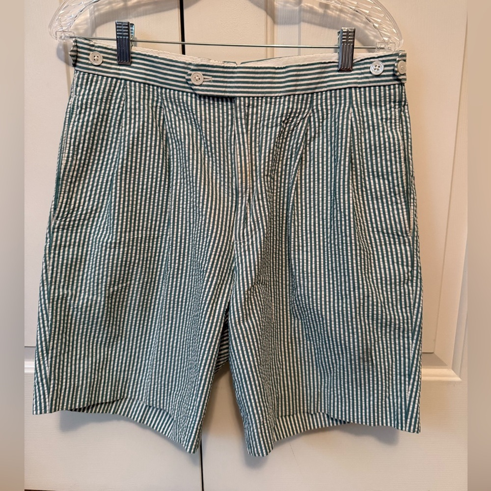 Brooks Brothers Green and White Stripes Seersucker Shorts